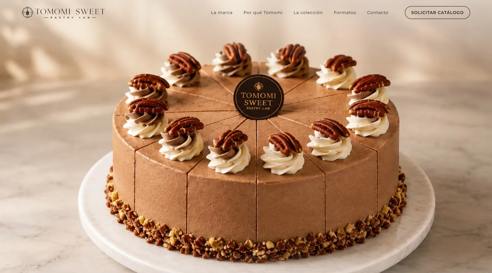 Portada de Tomomi Sweet, con fotografía de producto a pantalla completa y acceso al catálogo.